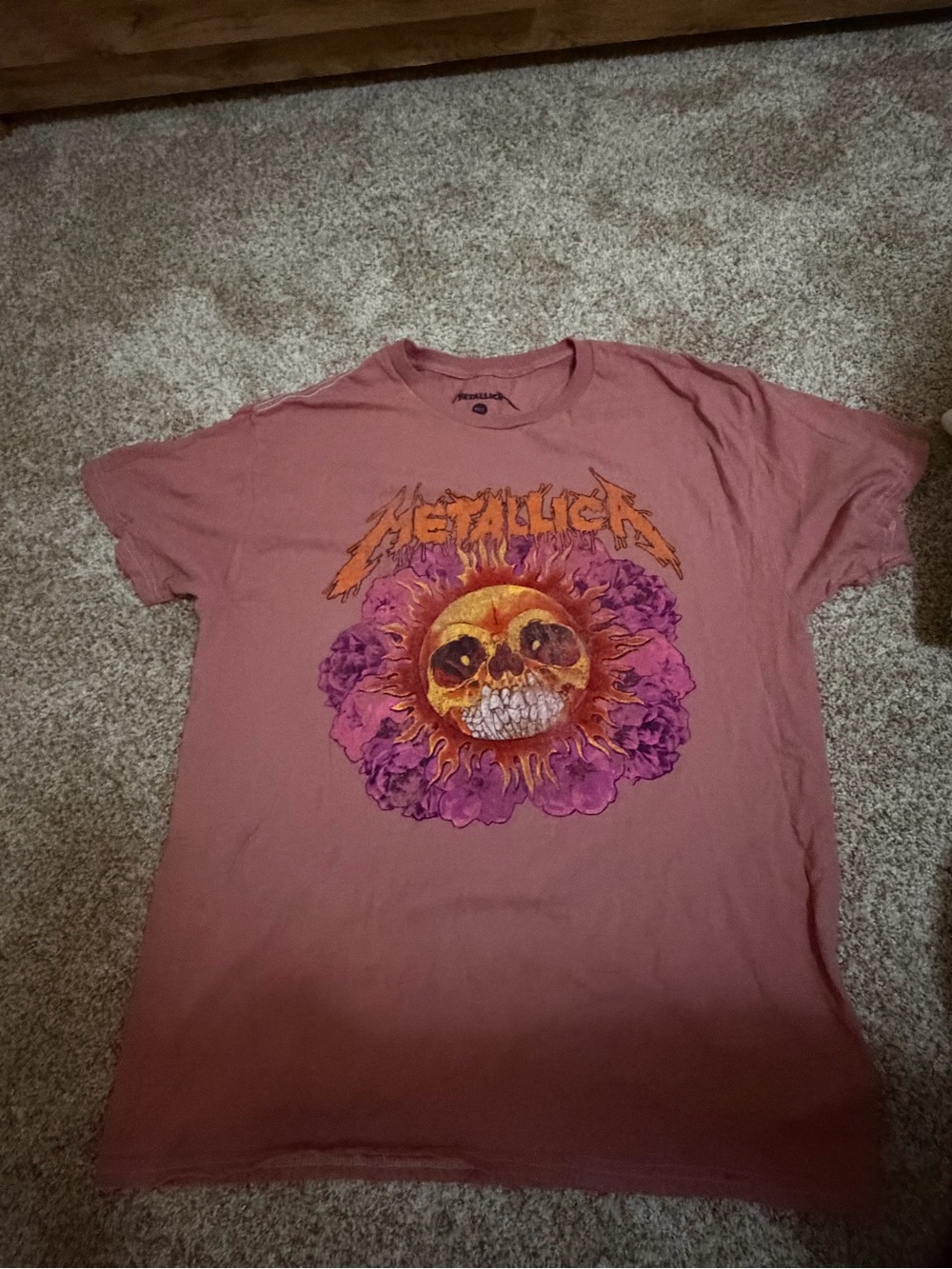 Metallica Short-Sleeve Graphic Tee in Dusty Rose